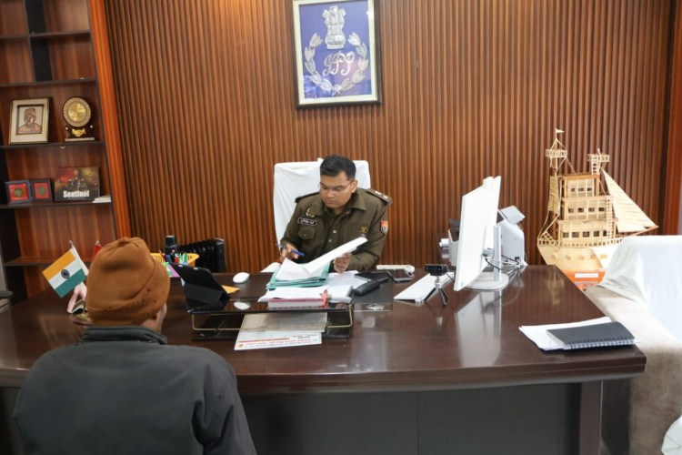 एसपी ने जनता दर्शन में सुनी जनसमस्याएं, समयबद्ध निस्तारण के दिए&nbsp;निर्देश