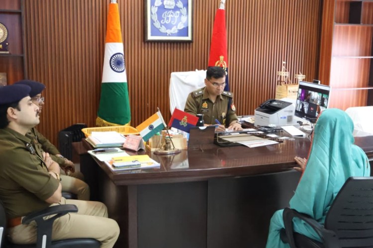 जनता दर्शन में SP ने सुनी जन समस्याएं, दिए त्वरित निस्तारण के&nbsp;निर्देश