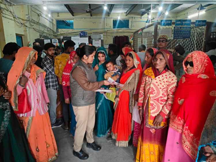 महिला सुरक्षा, साइबर सतर्कता एवं आत्मरक्षा को लेकर जनपद में चला सघन जनजागरूकता&nbsp;अभियान