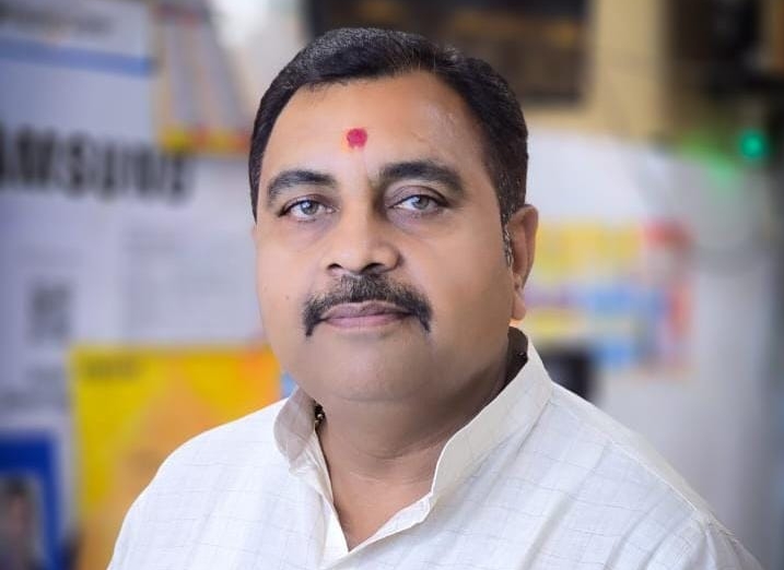 UP 64 की प्राइवेट गाड़ियों का टोल मुक्त हो- डॉ. धर्मवीर&nbsp;तिवारी